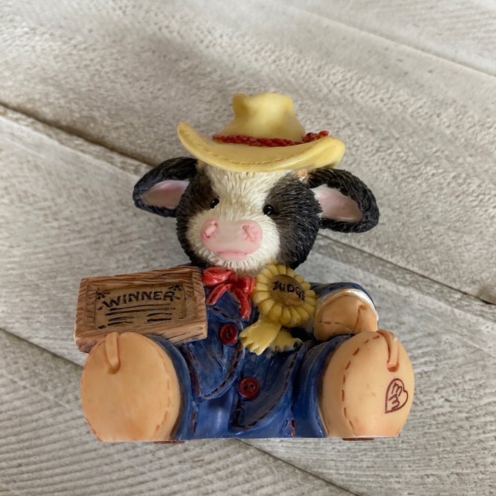 Cow Judging Fair Figurine-Excellent condition